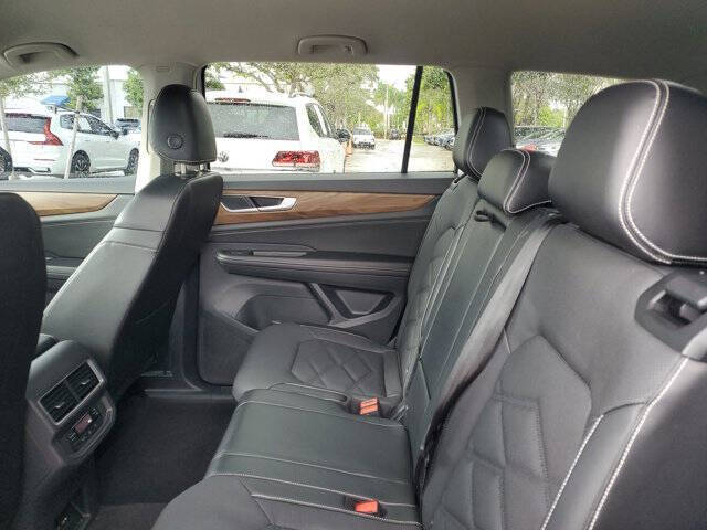 2024 Volkswagen Atlas SE