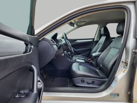 2012 Volkswagen Passat SE PZEV