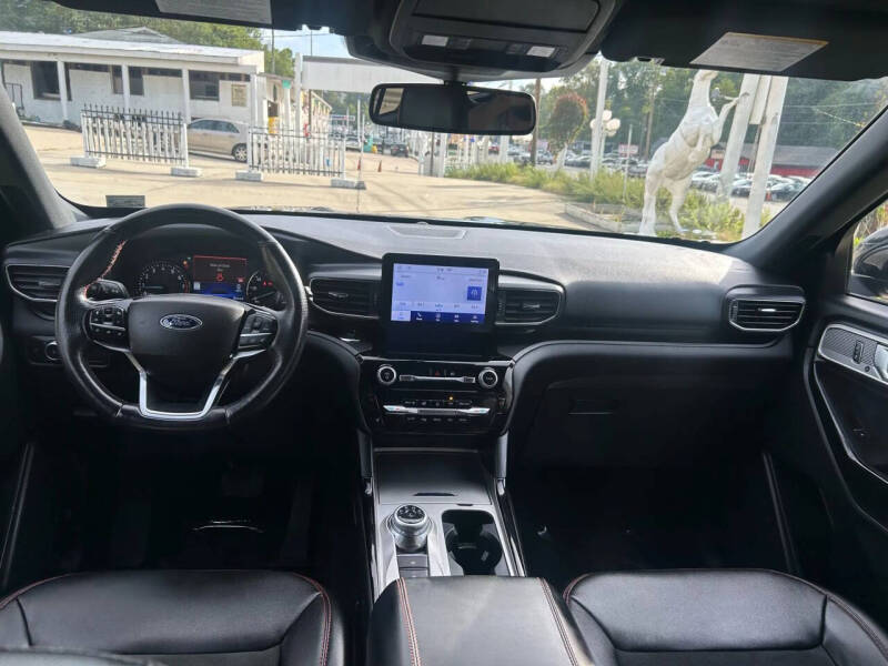 2022 Ford Explorer ST-Line