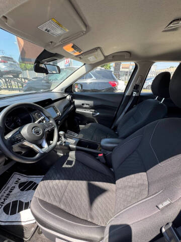 2021 Nissan Kicks SV