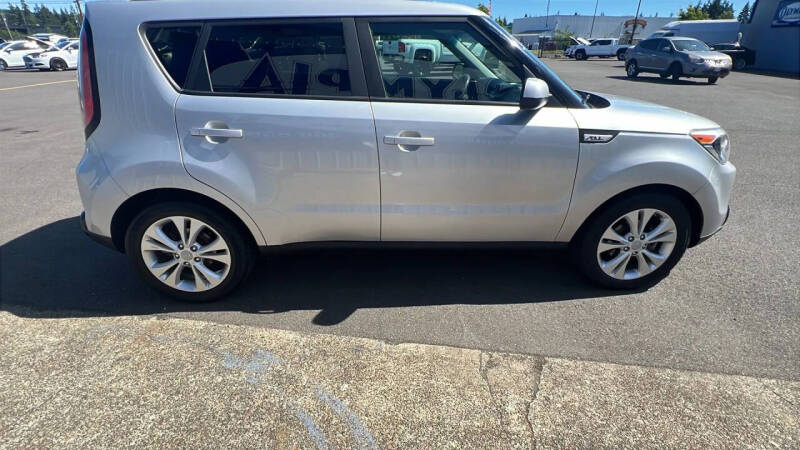2016 Kia Soul +