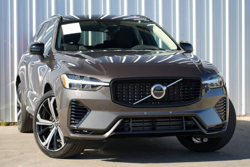 2024 Volvo XC60 Recharge T8 Ultimate Dark Theme