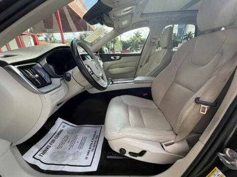 2023 Volvo XC60 B5 Plus Bright Theme