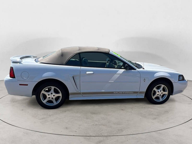 2003 Ford Mustang