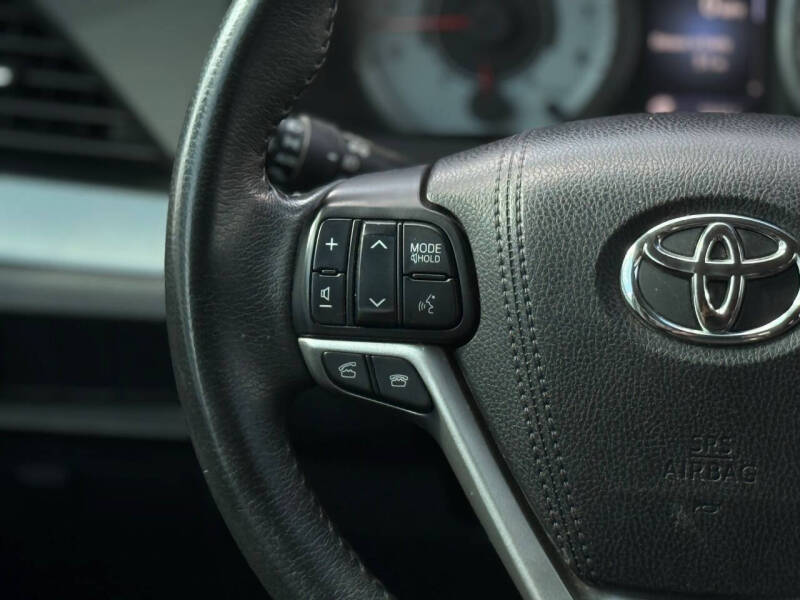 2017 Toyota Sienna SE 8-Passenger