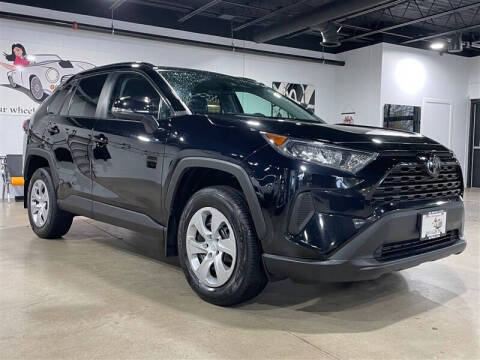 2020 Toyota RAV4 LE