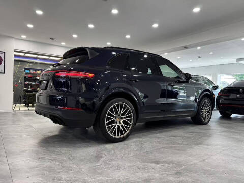 2022 Porsche Cayenne Platinum Edition