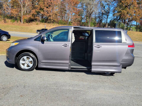 2011 Toyota WHEELCHAIR VAN