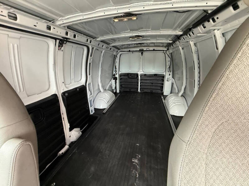 2023 Chevrolet Express 2500