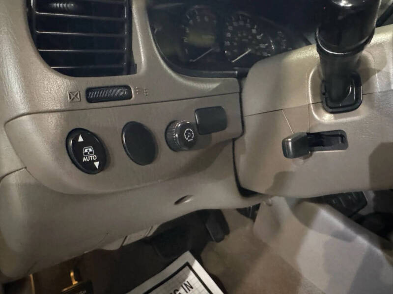 2006 Toyota Sequoia SR5