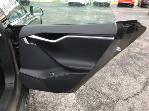 2015 Tesla Model S 70D