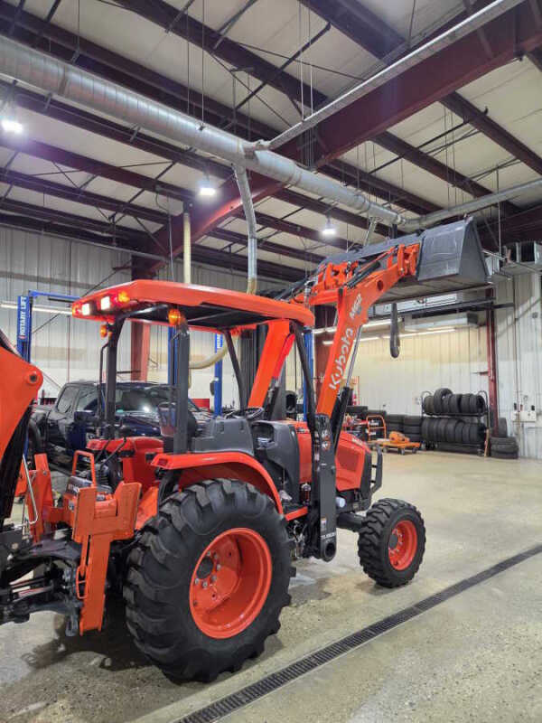2021 Kubota M62  Tractor  Loader  Backhoe