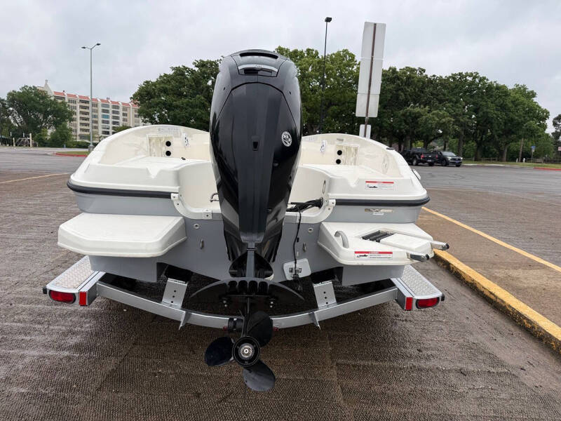 2019 Bayliner Element F18