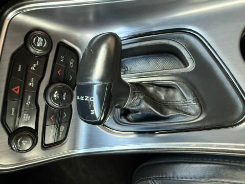 2016 Dodge Challenger SXT Plus