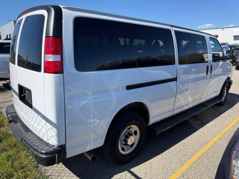 2025 Chevrolet Express LT 3500