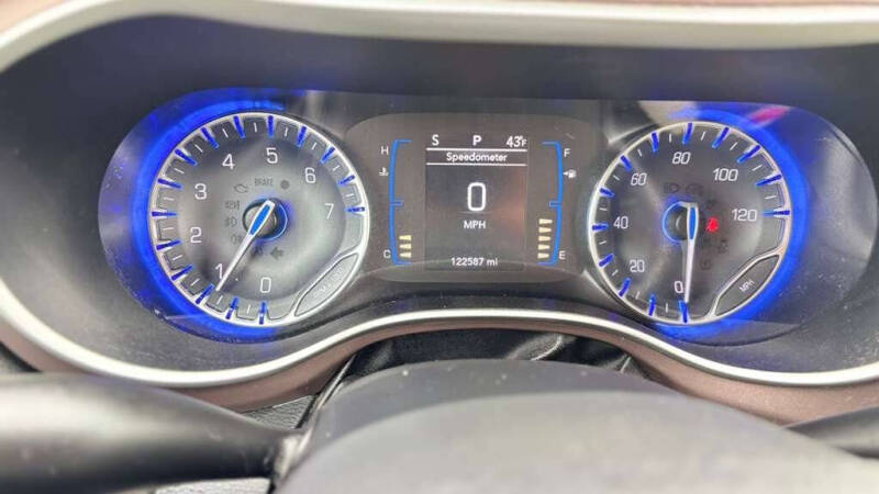 2017 Chrysler Pacifica Touring-L