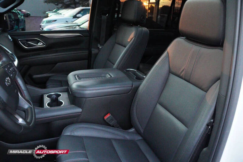 2023 Chevrolet Suburban RST