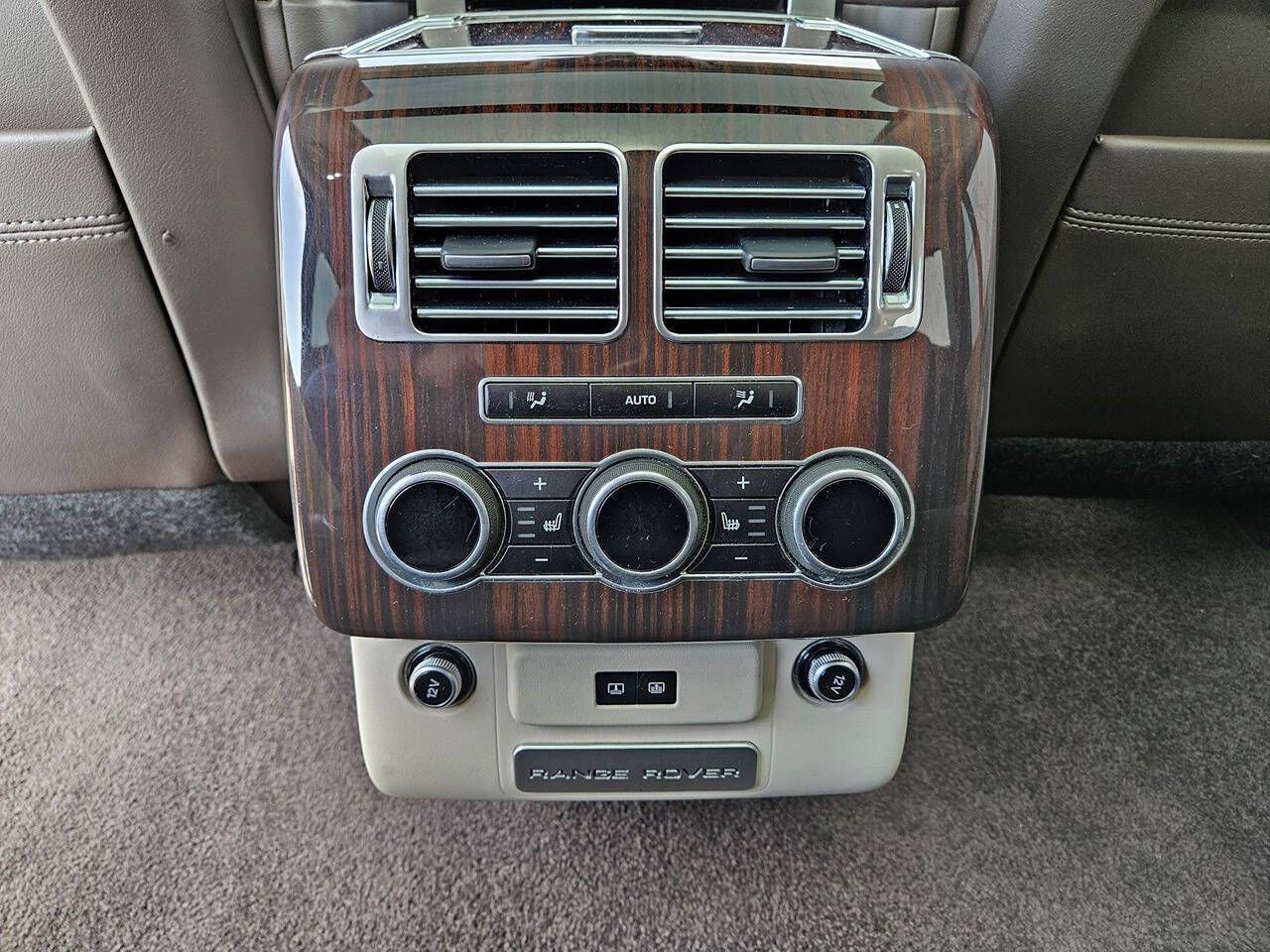 2014 Land Rover Range Rover 46