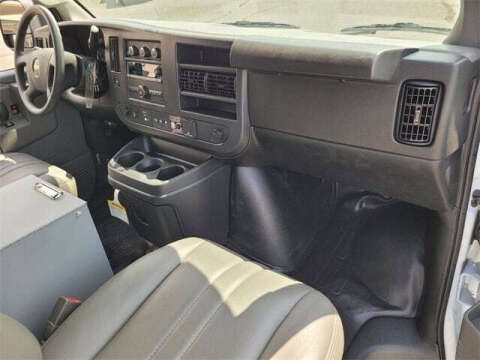 2025 Chevrolet Express 2500