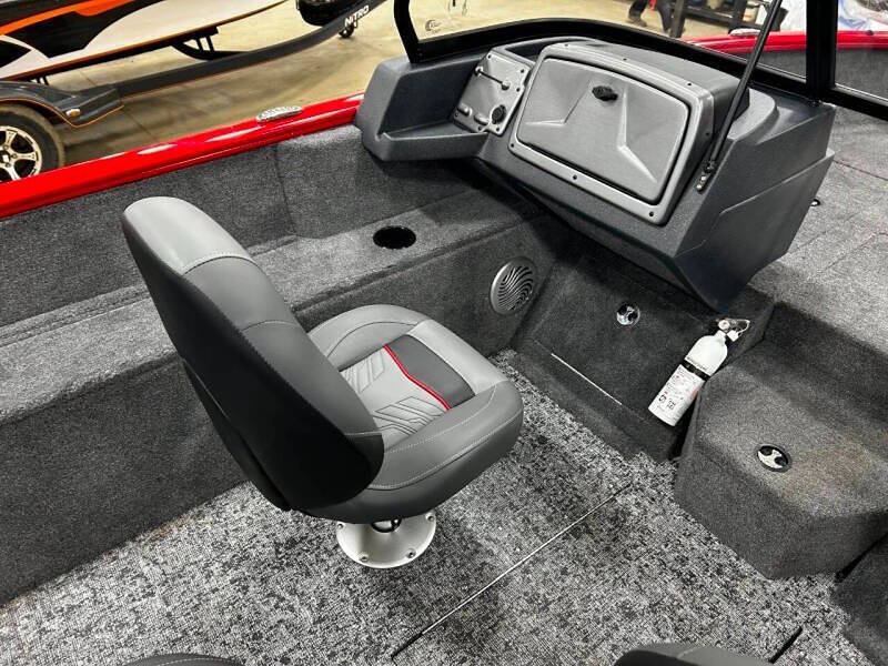 2026 Tracker Pro Guide V-175 WT