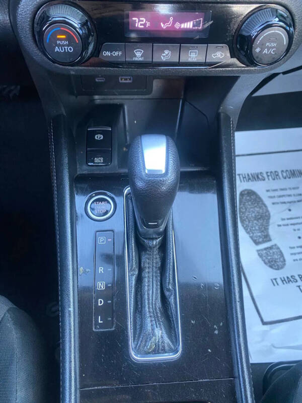 2021 Nissan Kicks SV