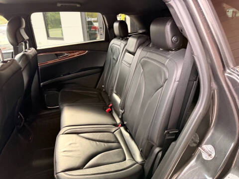 2019 Lincoln Nautilus Select