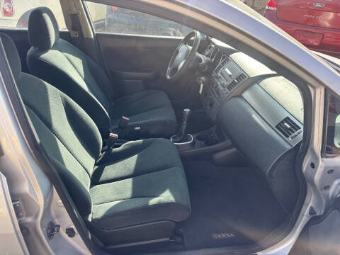 2010 Nissan Versa 1.8 S