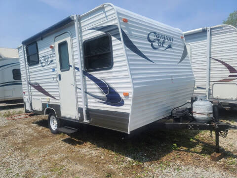 2013 Palomino Canyon Cat 15UD
