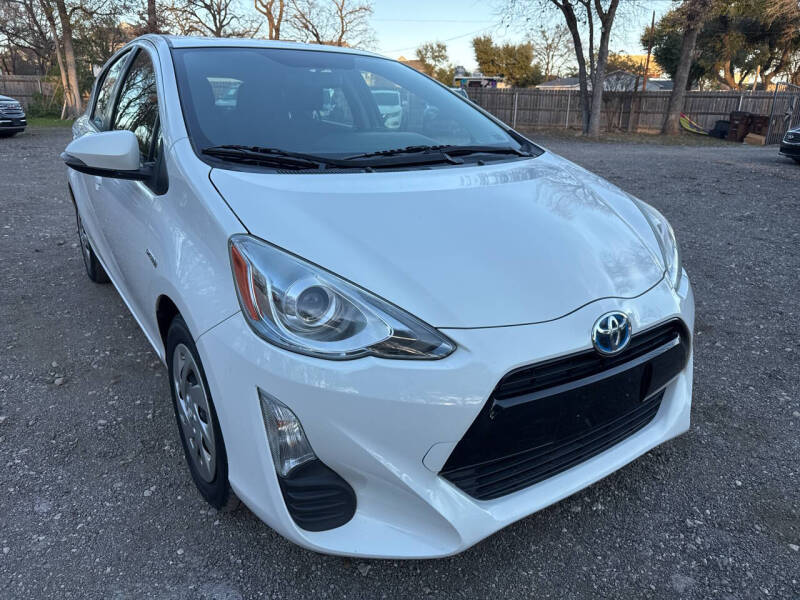 2016 Toyota Prius c Three