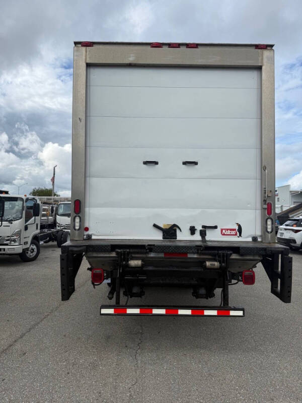 2018 International DuraStar 4300