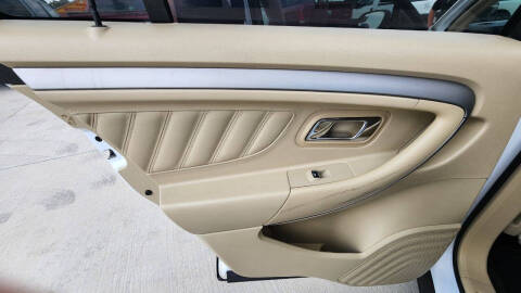 2014 Ford Taurus SEL