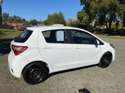 2018 Toyota Yaris 5-Door LE