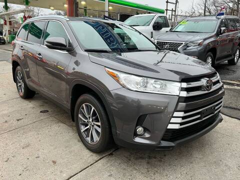 2019 Toyota Highlander for sale at LIBERTY AUTOLAND INC - LIBERTY AUTOLAND II INC in Queens Villiage NY