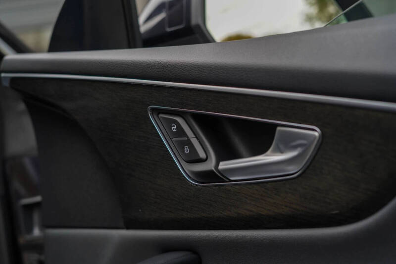 2019 Audi Q8 quattro Premium 55 TFSI