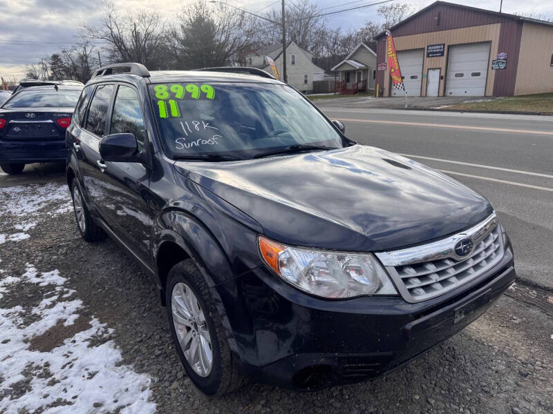 2011 Subaru Forester null photo 2