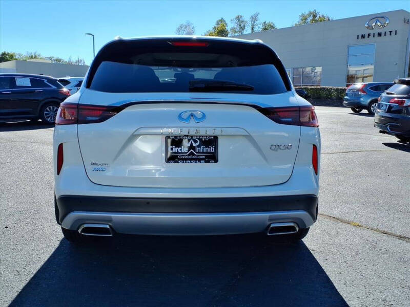 2022 Infiniti QX50 Essential