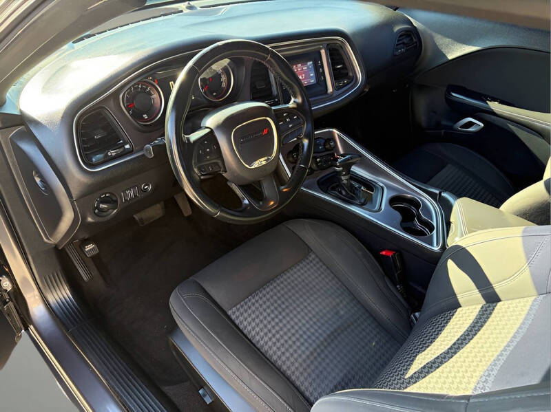 2016 Dodge Challenger SXT