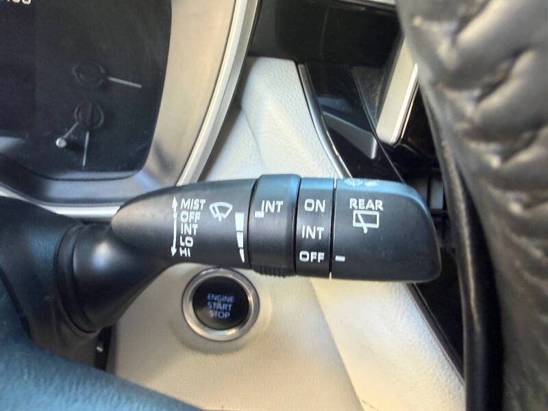 2019 Toyota Corolla Hatchback XSE