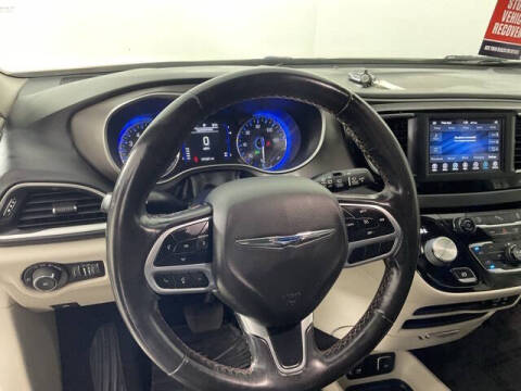 2020 Chrysler Pacifica Touring L