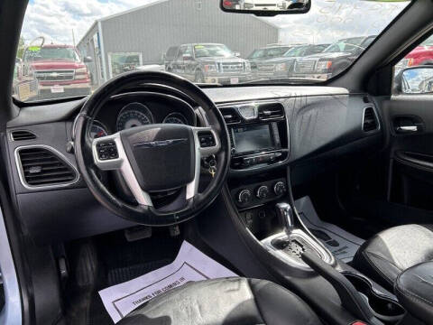 2012 Chrysler 200 Limited