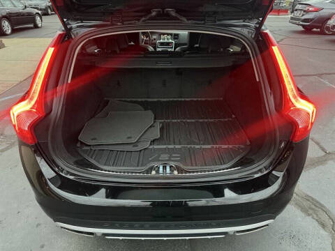 2017 Volvo V60 Cross Country T5 Premier