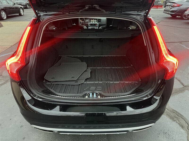 2017 Volvo V60 Cross Country T5 Premier