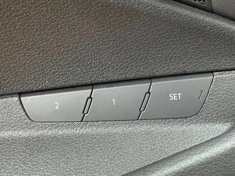 2022 Audi e-tron quattro Premium Plus