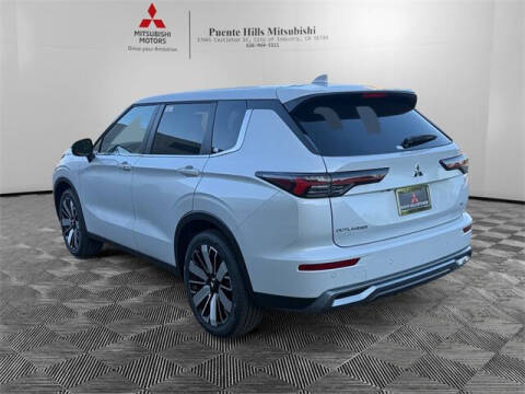 2025 Mitsubishi Outlander SE