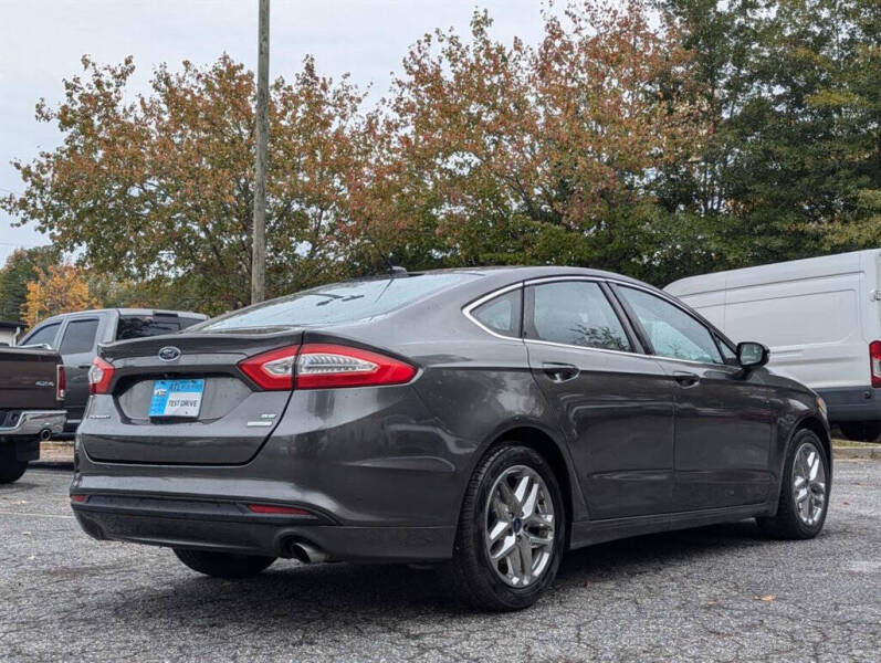 2016 Ford Fusion SE photo 8