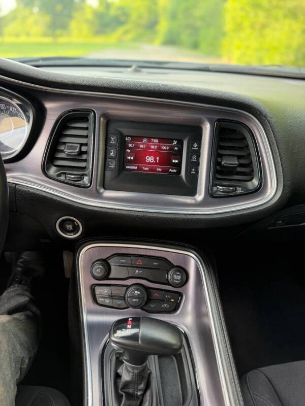 2016 Dodge Challenger SXT