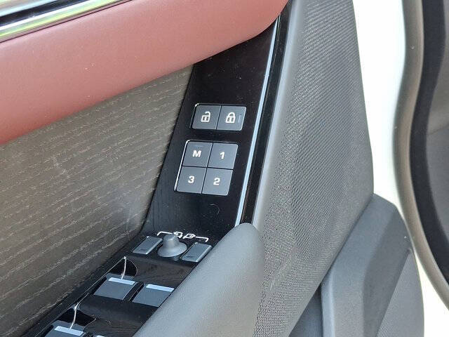 2026 Land Rover Range Rover Velar P400 Autobiography