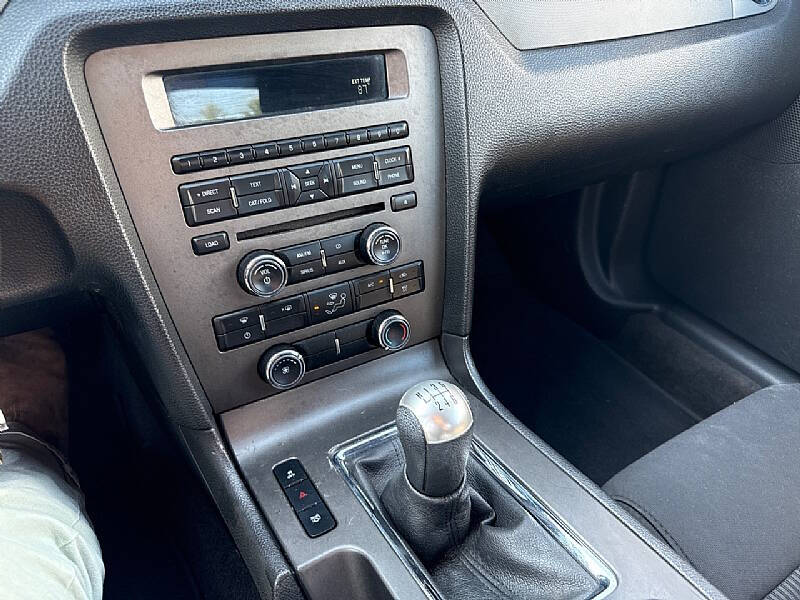 2012 Ford Mustang V6