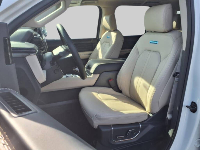 2024 Ford Expedition MAX Platinum