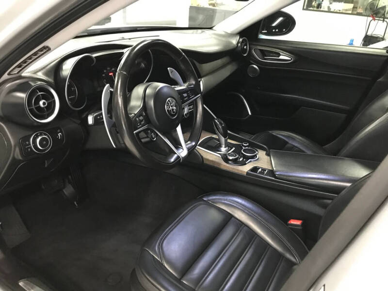 2017 Alfa Romeo Giulia Ti